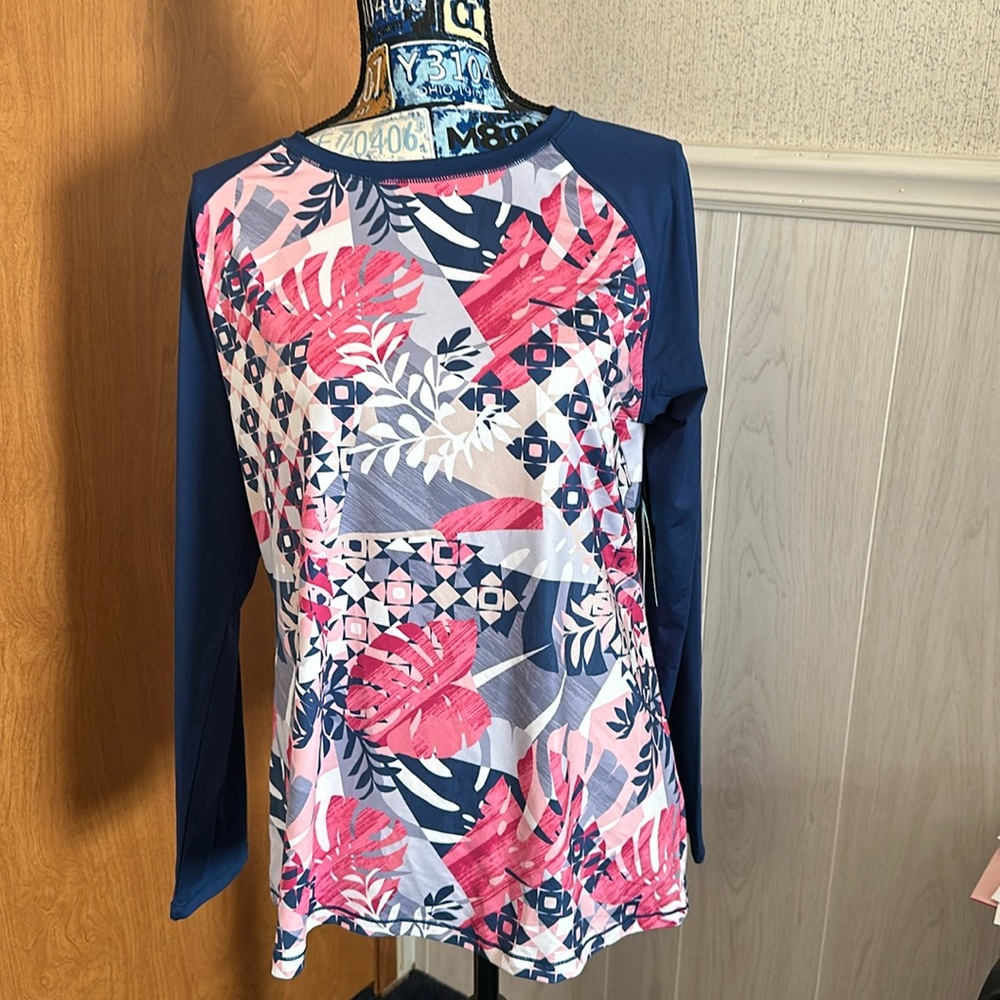 Reel Legends Women's UPF 50 Moisture Wicking NWT L Multicolor w/blue sleeves